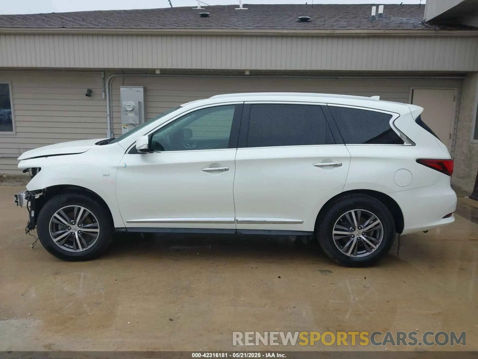 15 Photograph of a damaged car 5N1DL0MM6KC506158 INFINITI QX60 2019