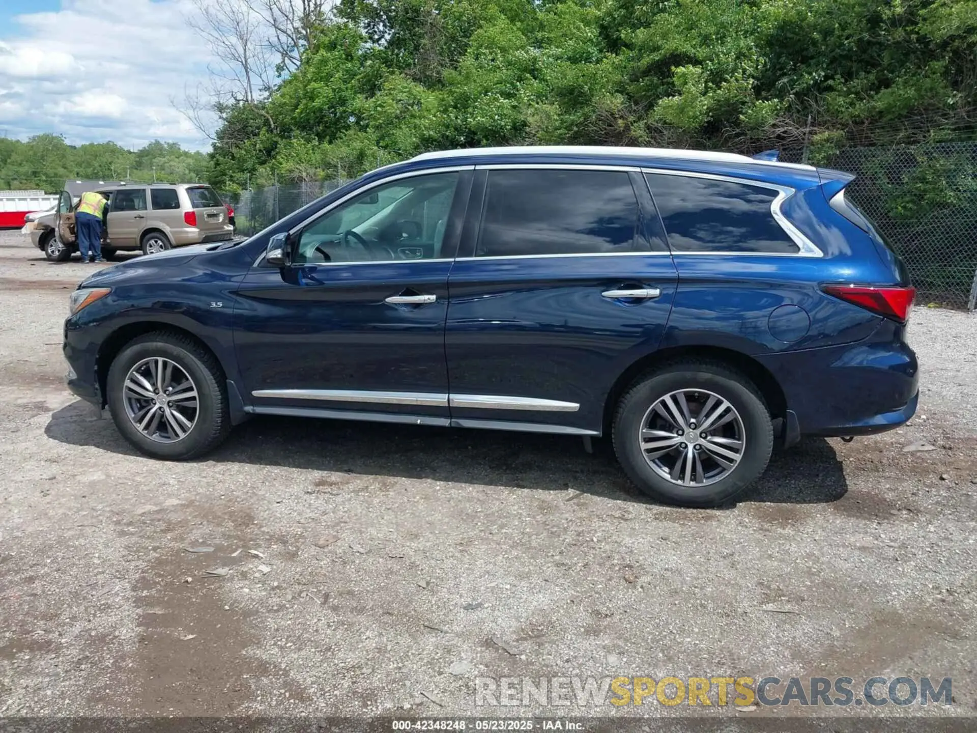 15 Photograph of a damaged car 5N1DL0MM6KC509996 INFINITI QX60 2019