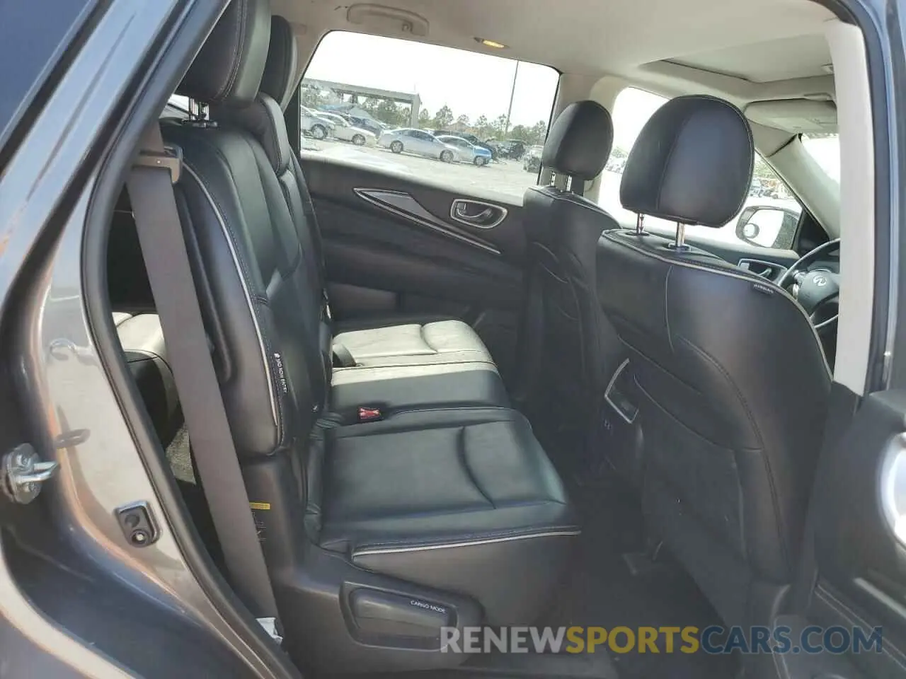 11 Photograph of a damaged car 5N1DL0MM6KC563976 INFINITI QX60 2019