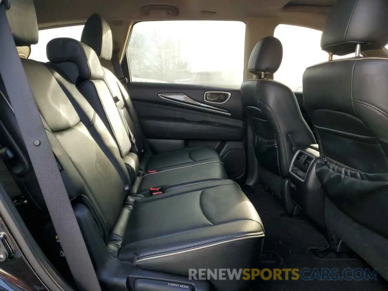11 Photograph of a damaged car 5N1DL0MM6KC569907 INFINITI QX60 2019