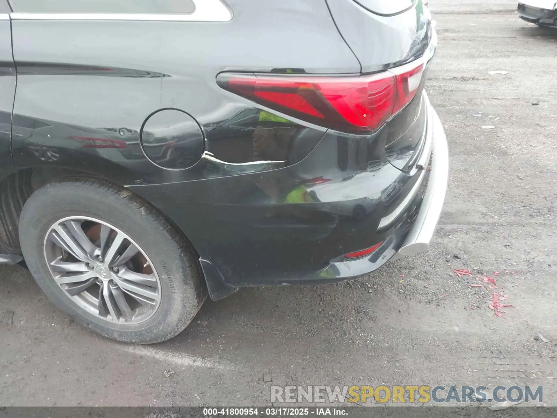 17 Photograph of a damaged car 5N1DL0MM7KC504614 INFINITI QX60 2019