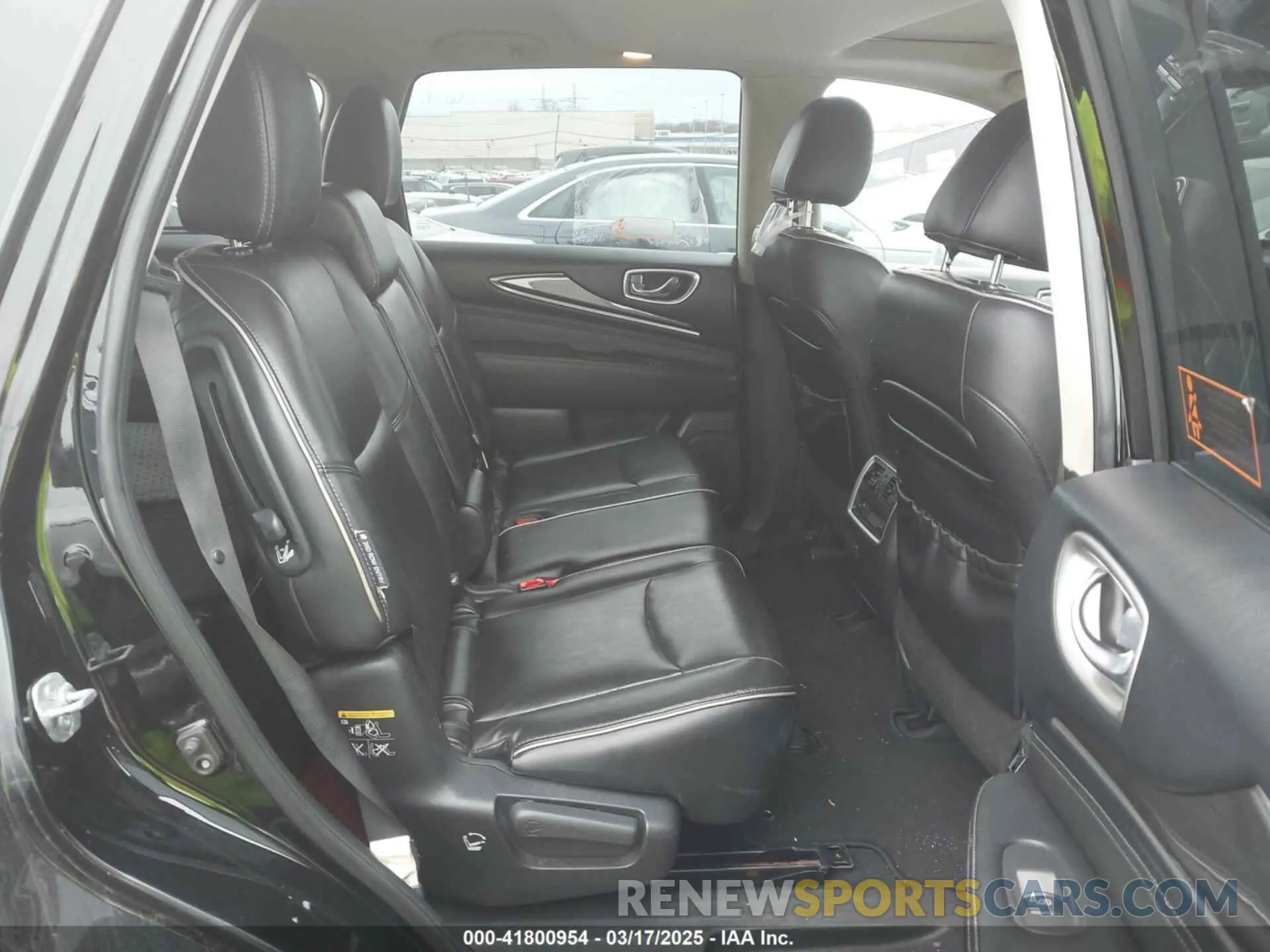 8 Photograph of a damaged car 5N1DL0MM7KC504614 INFINITI QX60 2019