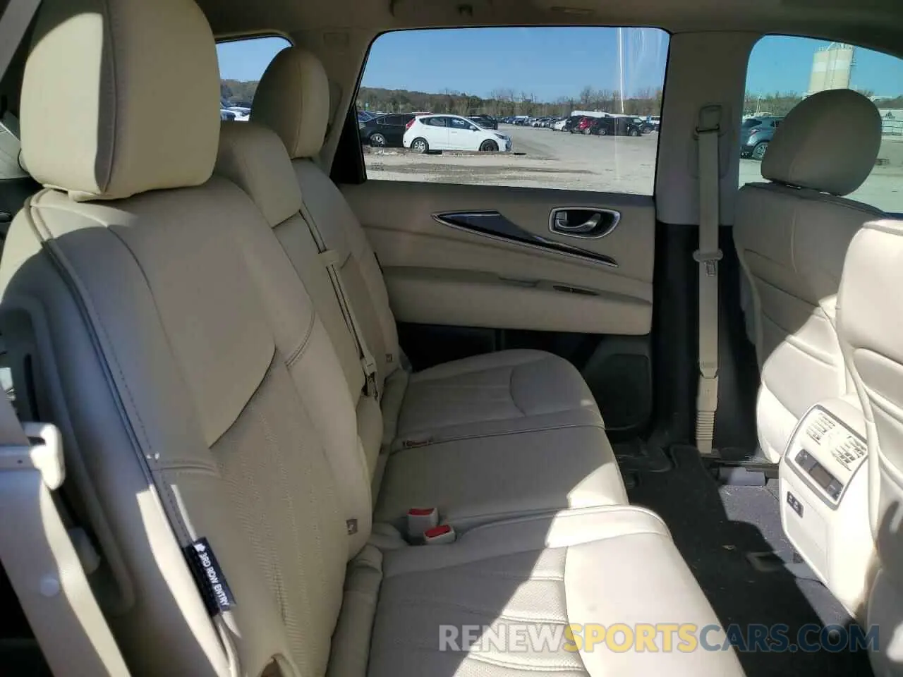 11 Photograph of a damaged car 5N1DL0MM7KC522482 INFINITI QX60 2019