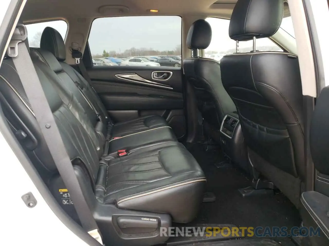 11 Photograph of a damaged car 5N1DL0MM7KC526872 INFINITI QX60 2019