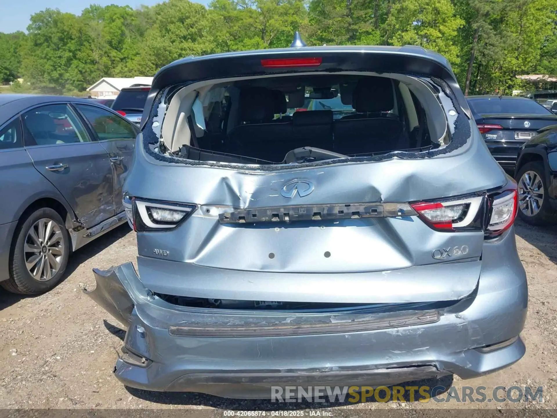 16 Photograph of a damaged car 5N1DL0MM7KC567051 INFINITI QX60 2019