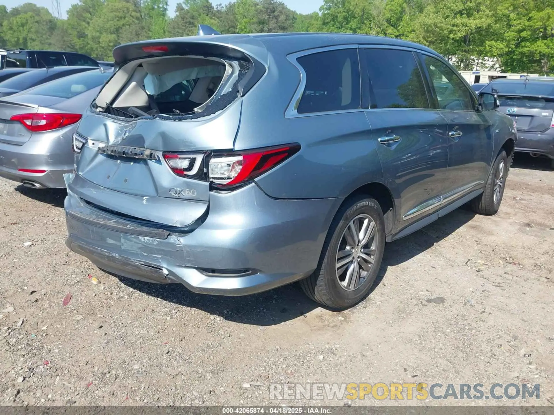 4 Photograph of a damaged car 5N1DL0MM7KC567051 INFINITI QX60 2019