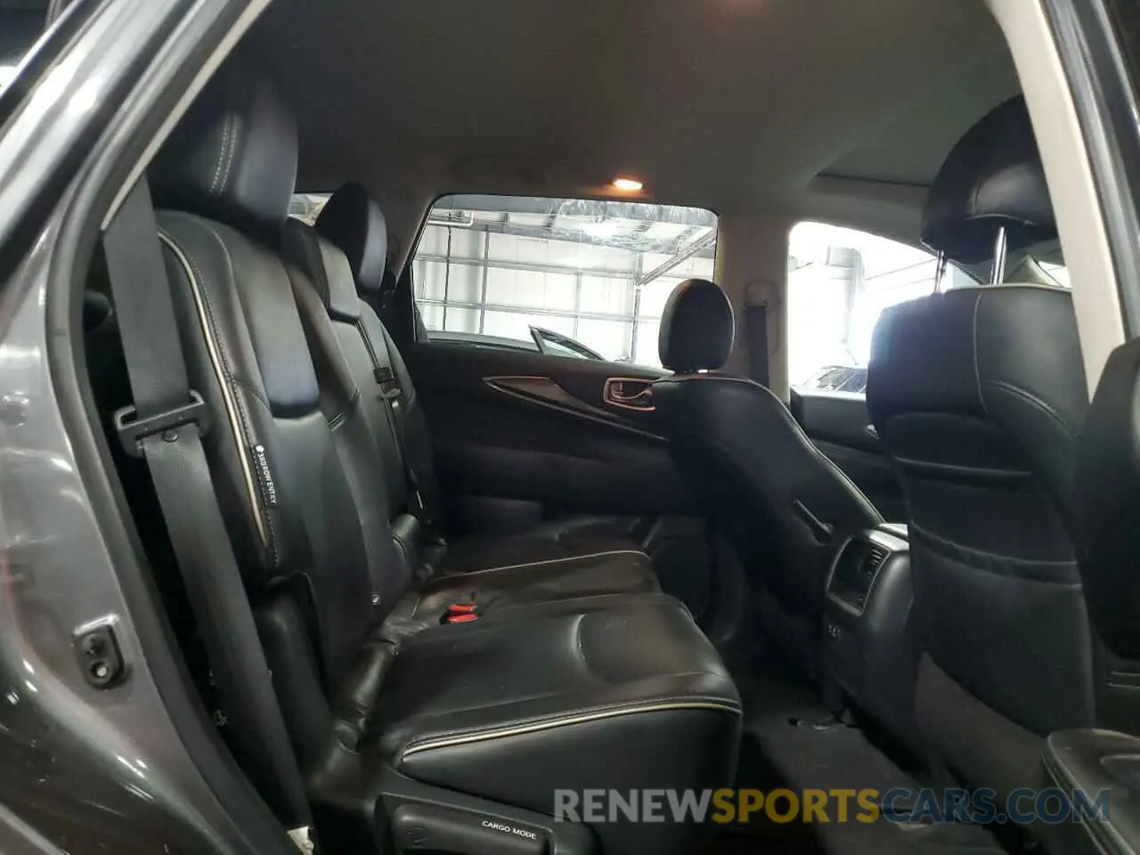 11 Photograph of a damaged car 5N1DL0MM7KC567163 INFINITI QX60 2019