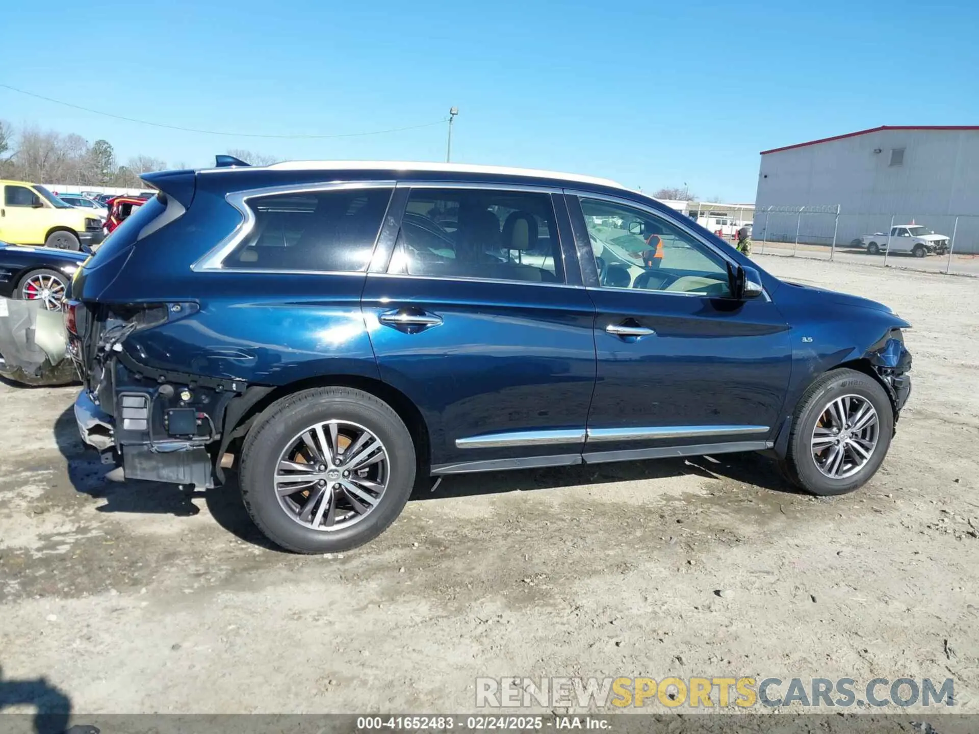 14 Photograph of a damaged car 5N1DL0MM8KC520904 INFINITI QX60 2019