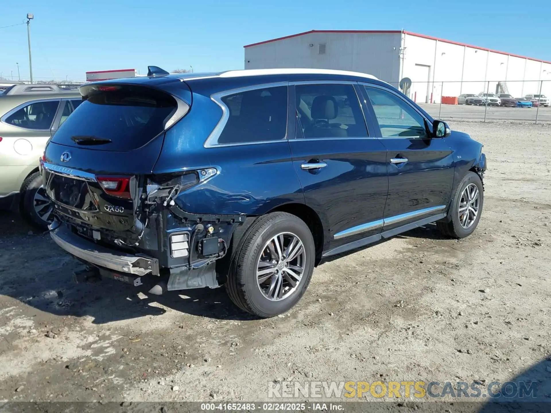 4 Photograph of a damaged car 5N1DL0MM8KC520904 INFINITI QX60 2019