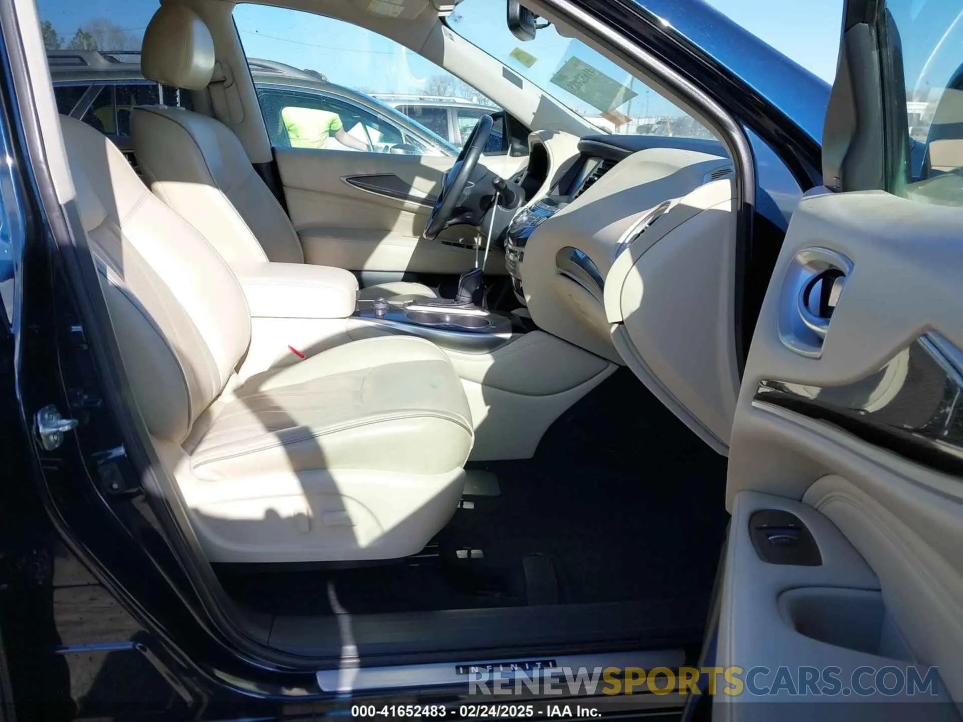 5 Photograph of a damaged car 5N1DL0MM8KC520904 INFINITI QX60 2019