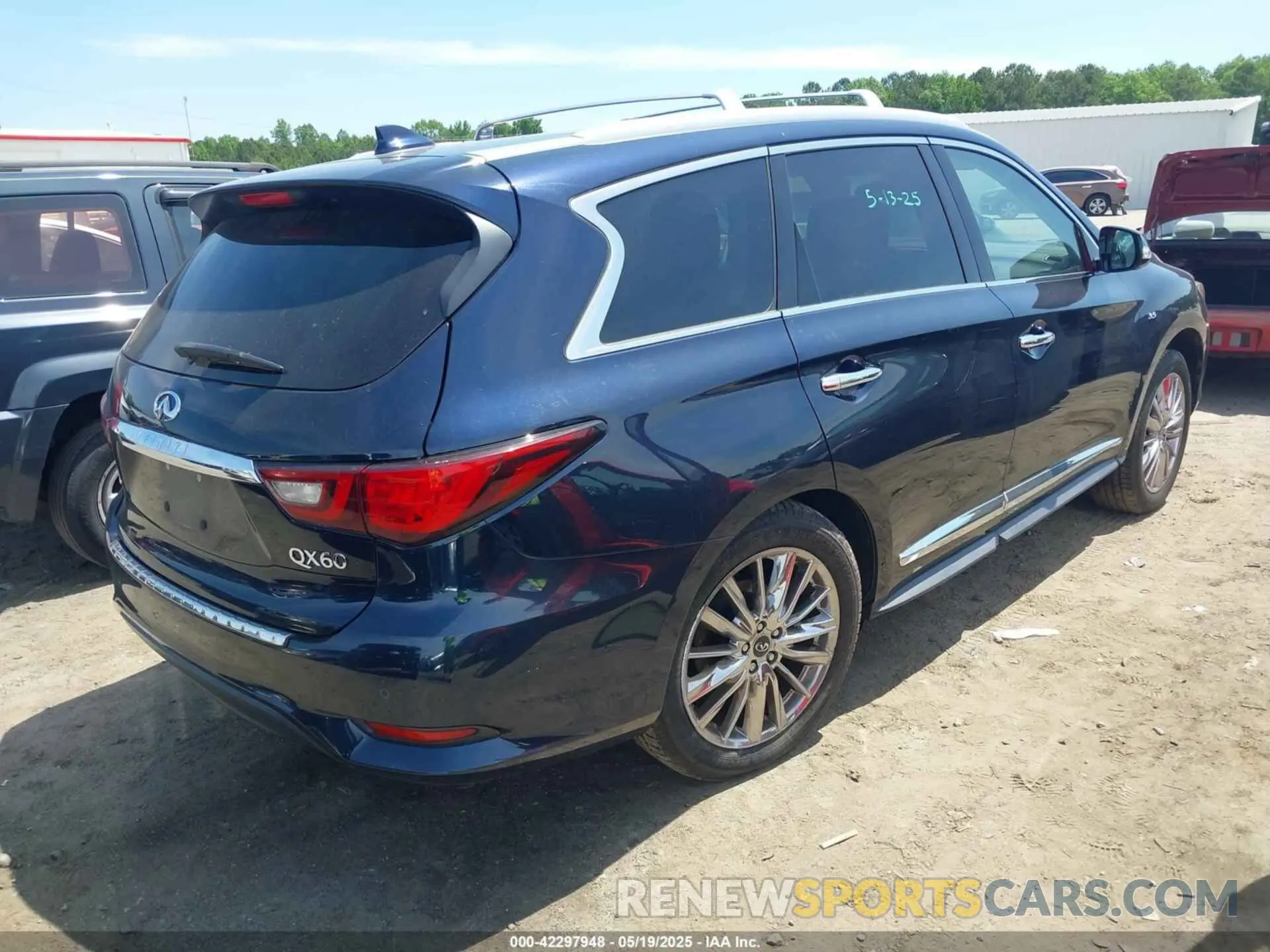 4 Photograph of a damaged car 5N1DL0MM8KC558892 INFINITI QX60 2019