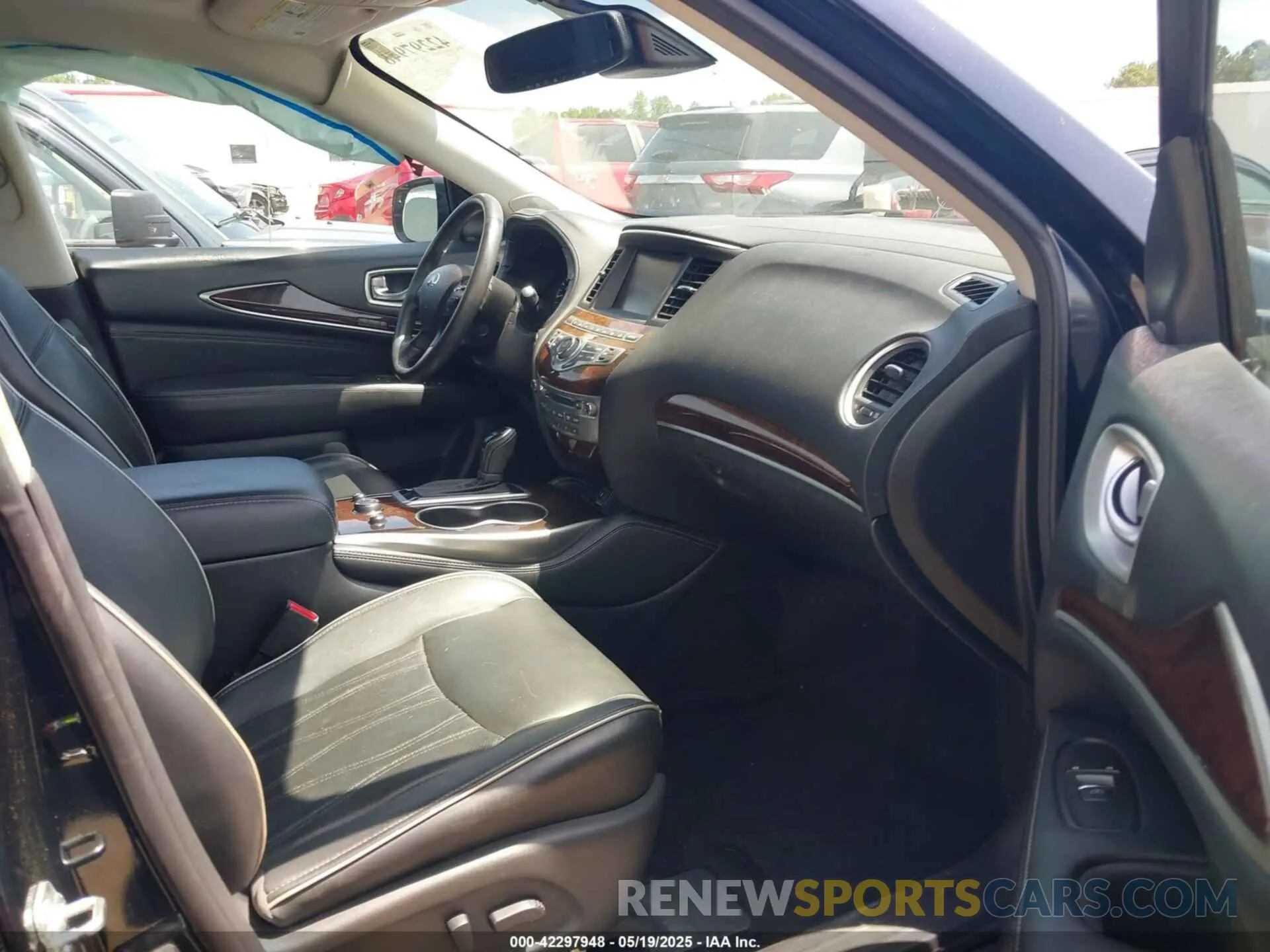 5 Photograph of a damaged car 5N1DL0MM8KC558892 INFINITI QX60 2019