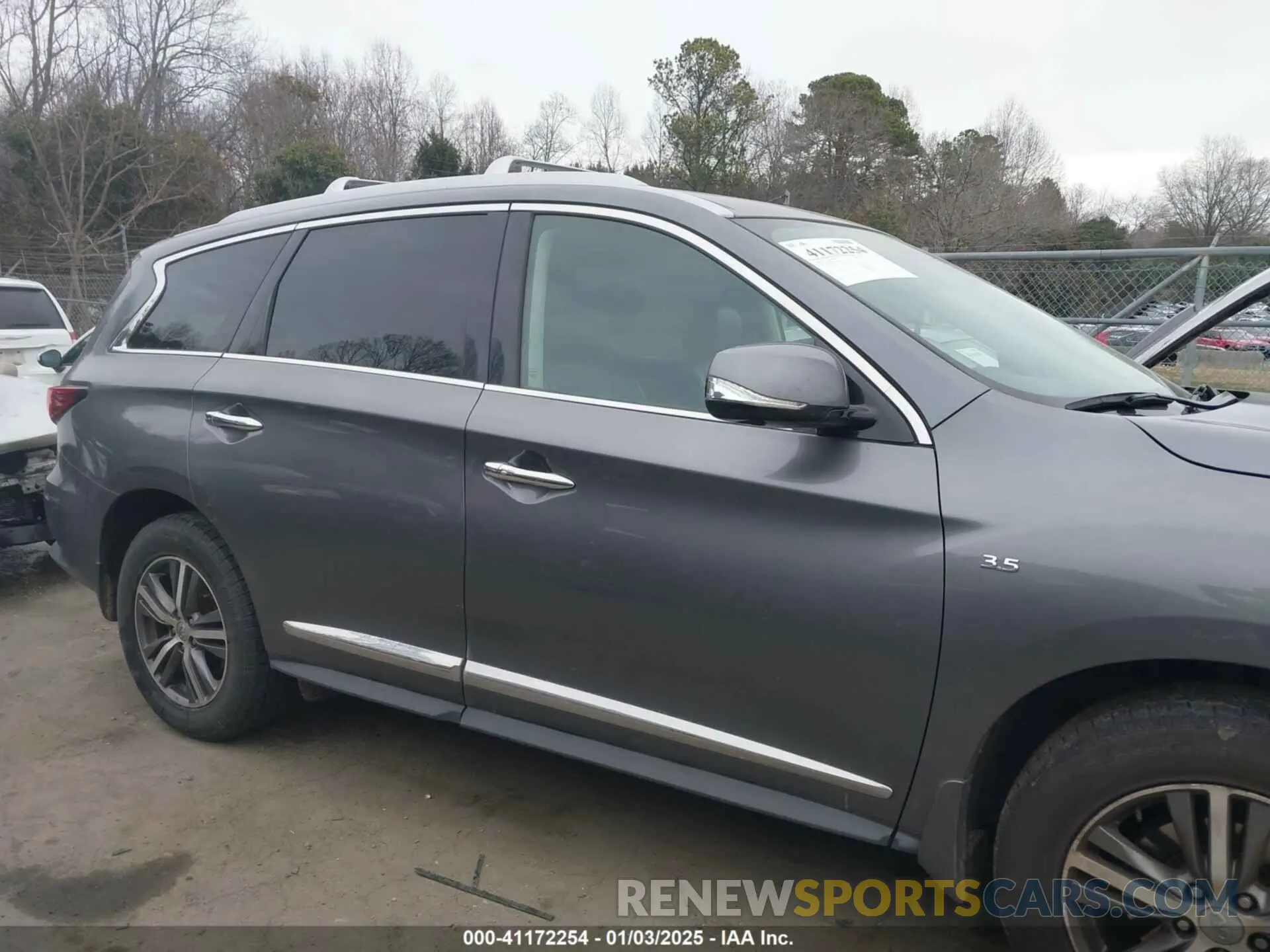 14 Photograph of a damaged car 5N1DL0MM8KC569052 INFINITI QX60 2019