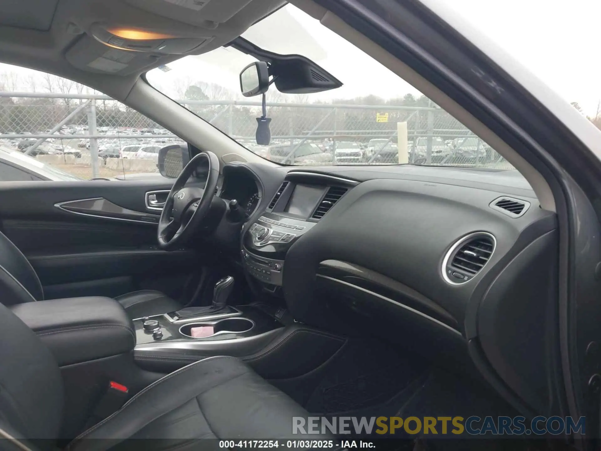 5 Photograph of a damaged car 5N1DL0MM8KC569052 INFINITI QX60 2019