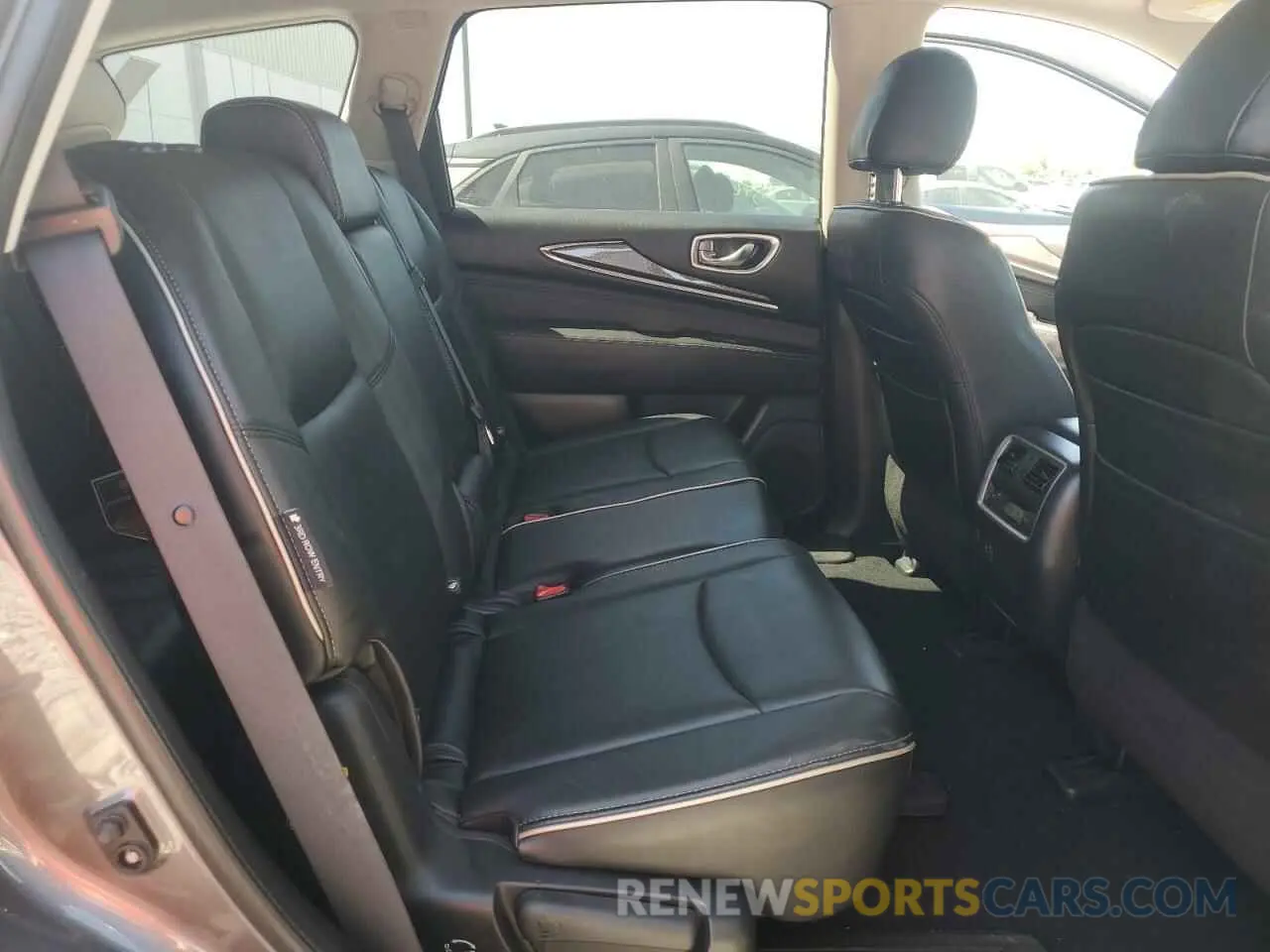 11 Photograph of a damaged car 5N1DL0MM9KC504209 INFINITI QX60 2019
