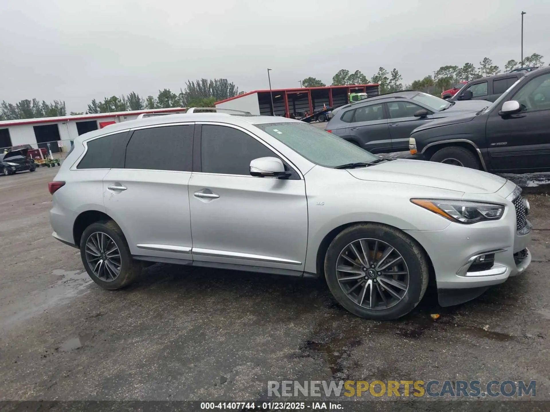 13 Photograph of a damaged car 5N1DL0MM9KC534133 INFINITI QX60 2019