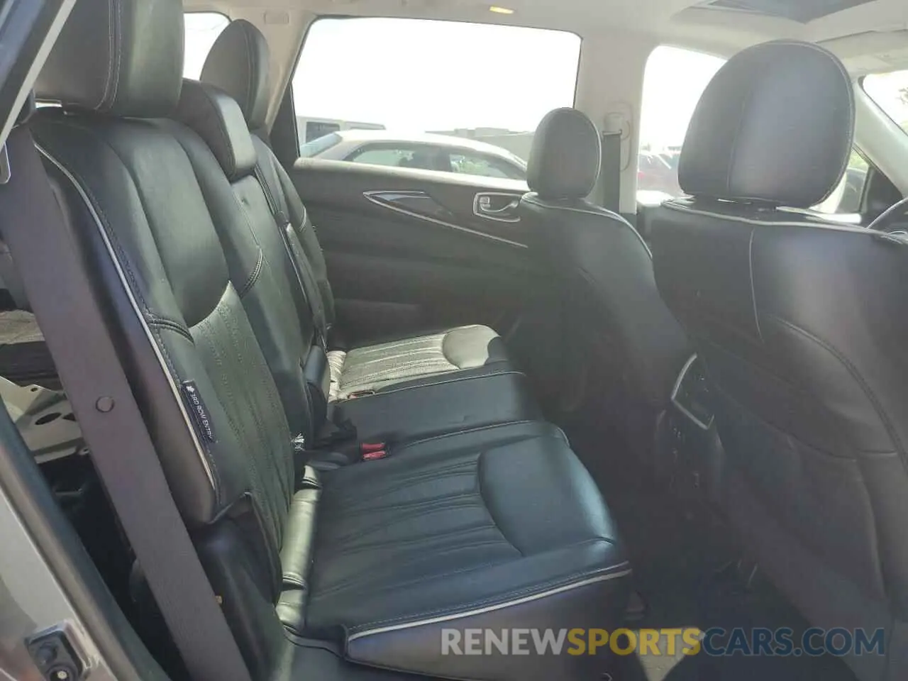 10 Photograph of a damaged car 5N1DL0MM9KC535363 INFINITI QX60 2019
