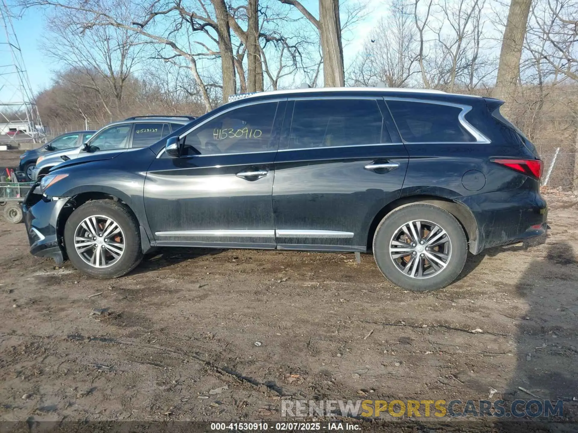 13 Photograph of a damaged car 5N1DL0MM9KC555631 INFINITI QX60 2019