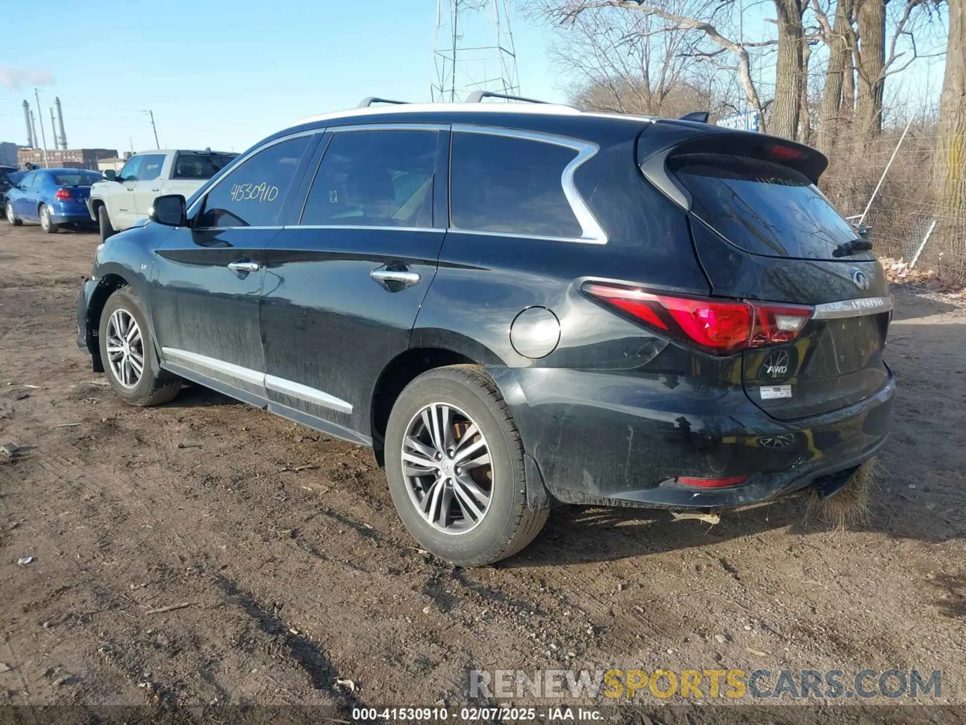 3 Photograph of a damaged car 5N1DL0MM9KC555631 INFINITI QX60 2019