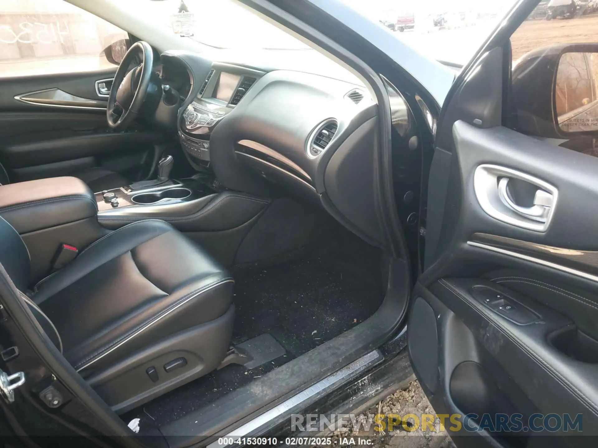 5 Photograph of a damaged car 5N1DL0MM9KC555631 INFINITI QX60 2019