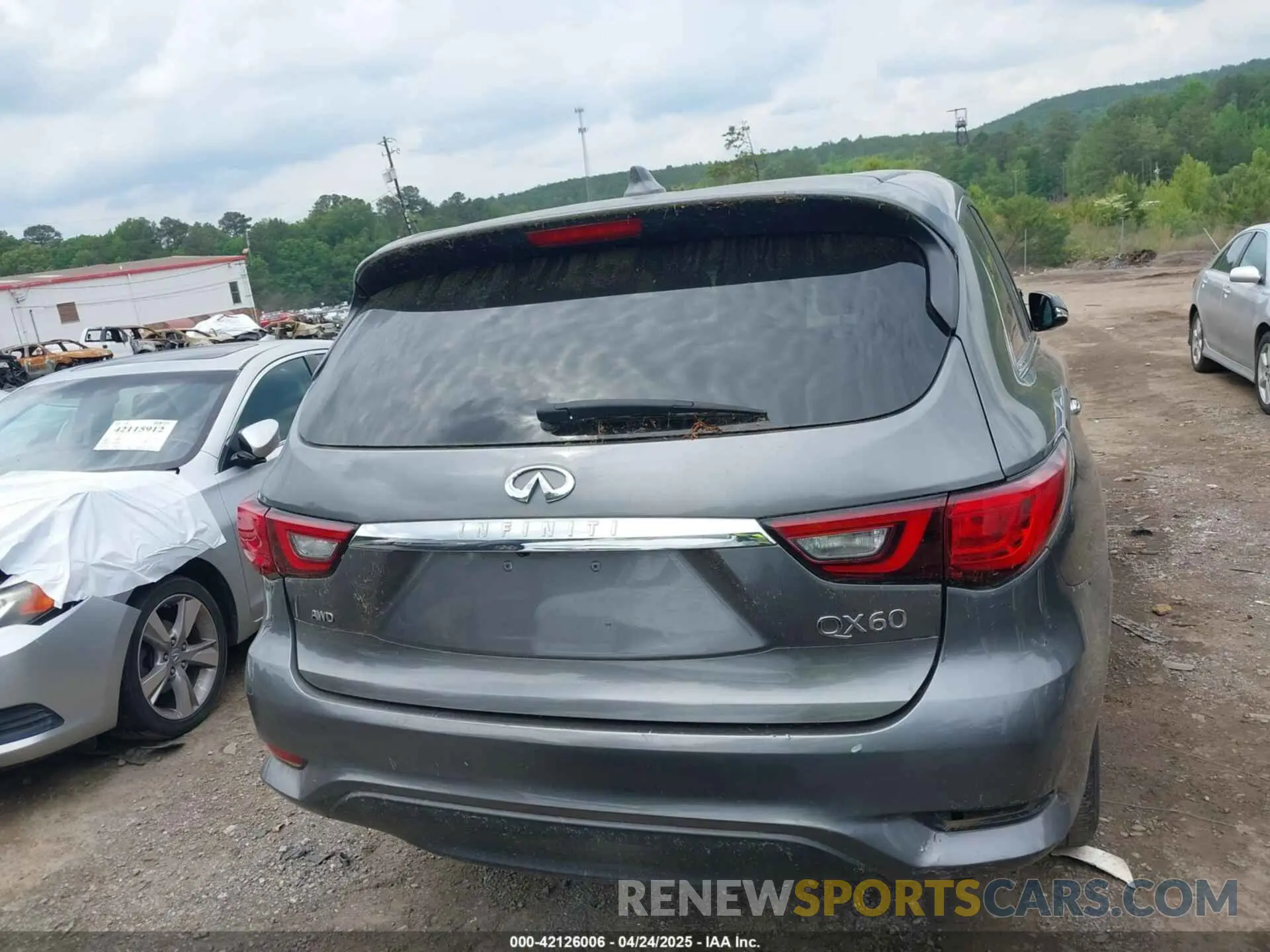 16 Photograph of a damaged car 5N1DL0MM9KC568038 INFINITI QX60 2019