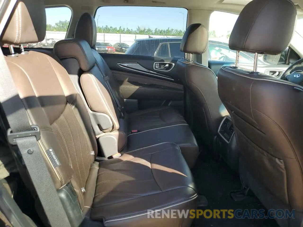 11 Photograph of a damaged car 5N1DL0MMXKC512304 INFINITI QX60 2019