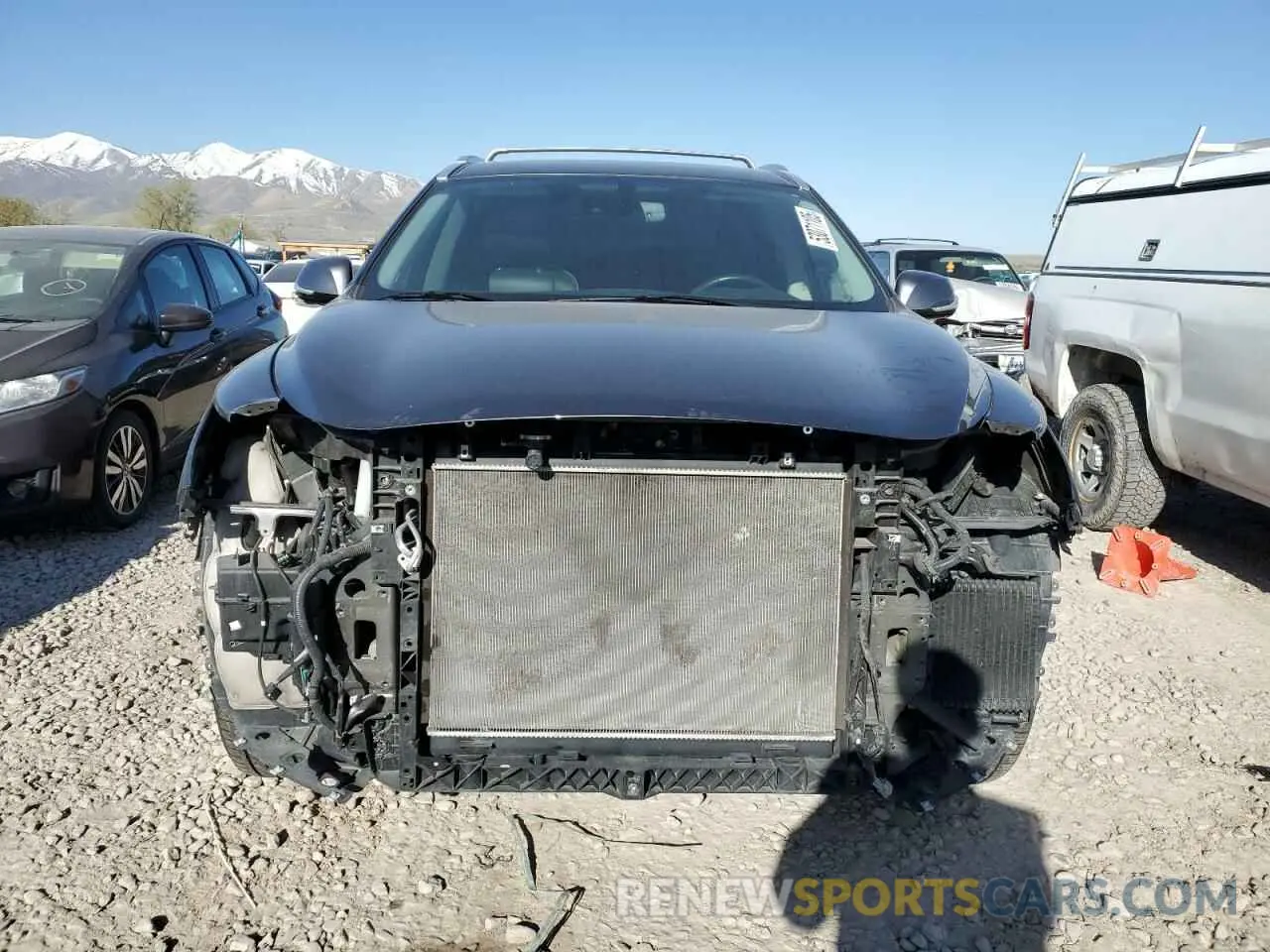 5 Photograph of a damaged car 5N1DL0MMXKC527742 INFINITI QX60 2019
