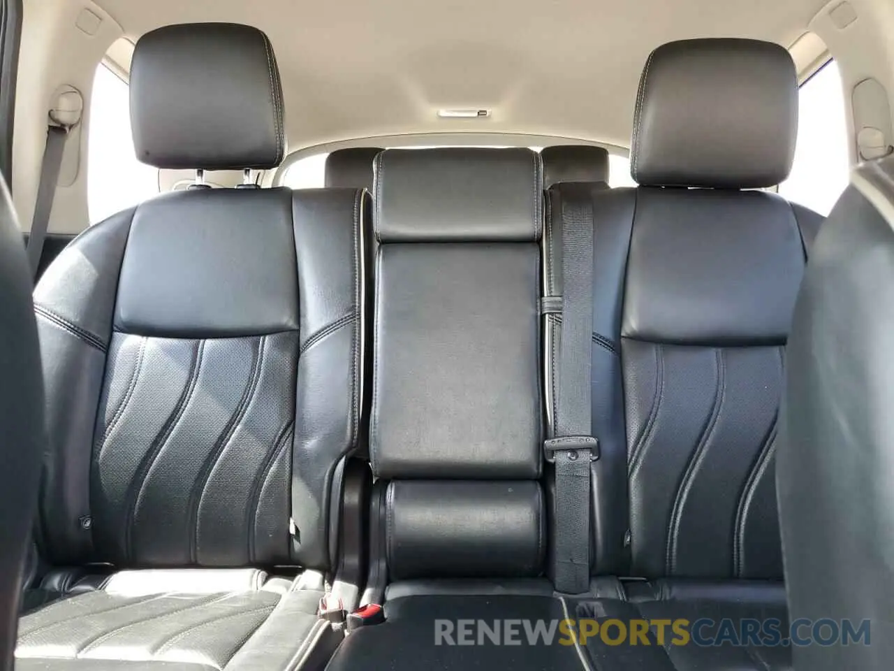 10 Photograph of a damaged car 5N1DL0MMXKC567027 INFINITI QX60 2019