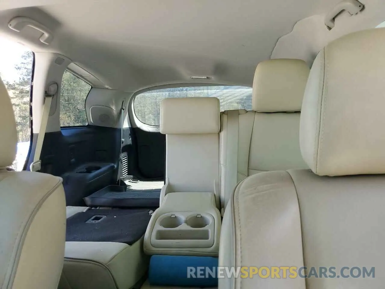 10 Photograph of a damaged car 5N1DL0MN0KC511218 INFINITI QX60 2019