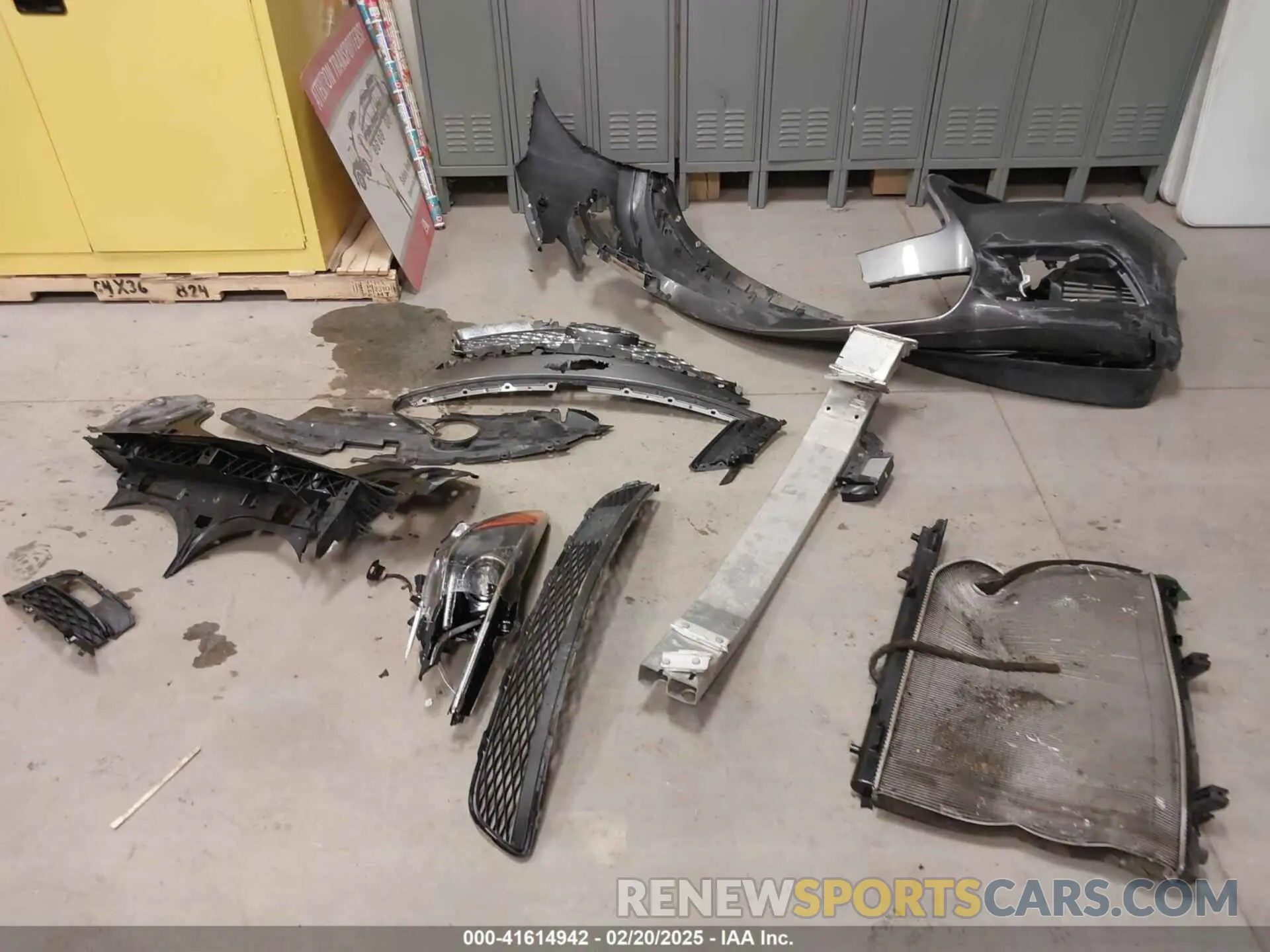 12 Photograph of a damaged car 5N1DL0MN0KC518816 INFINITI QX60 2019