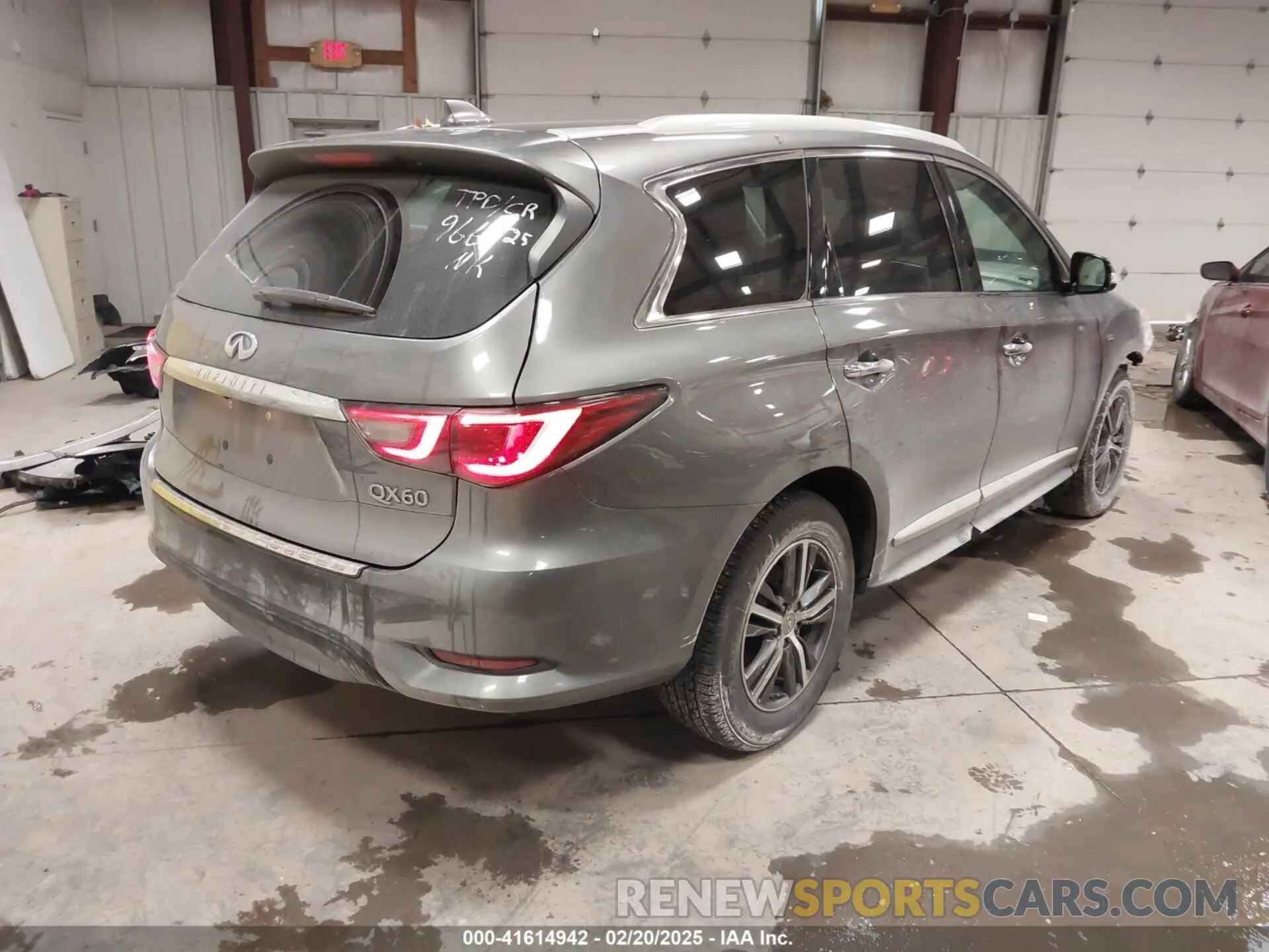 4 Photograph of a damaged car 5N1DL0MN0KC518816 INFINITI QX60 2019