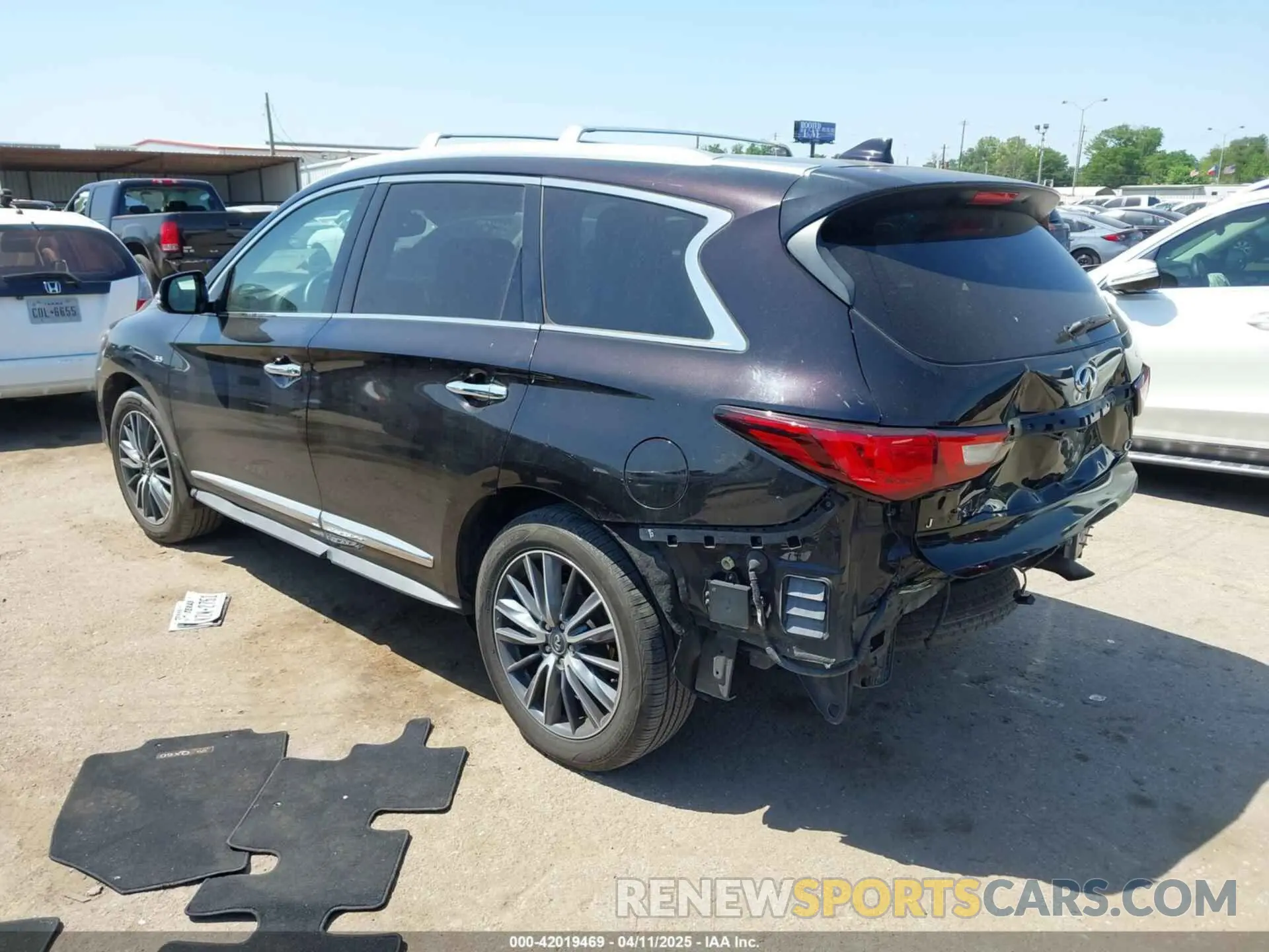 3 Photograph of a damaged car 5N1DL0MN0KC528519 INFINITI QX60 2019
