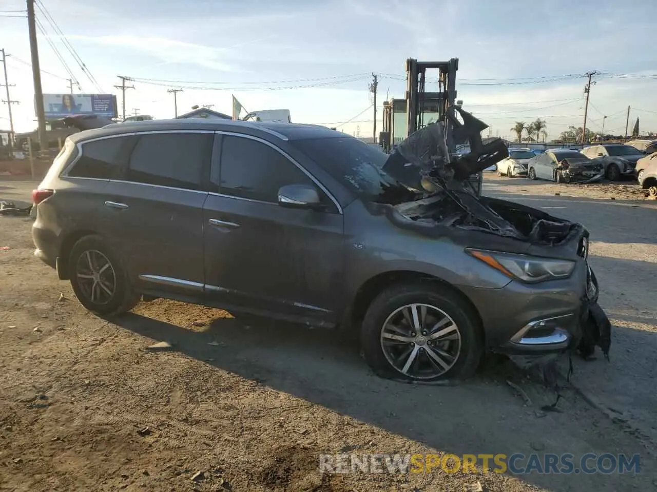 4 Photograph of a damaged car 5N1DL0MN0KC533719 INFINITI QX60 2019