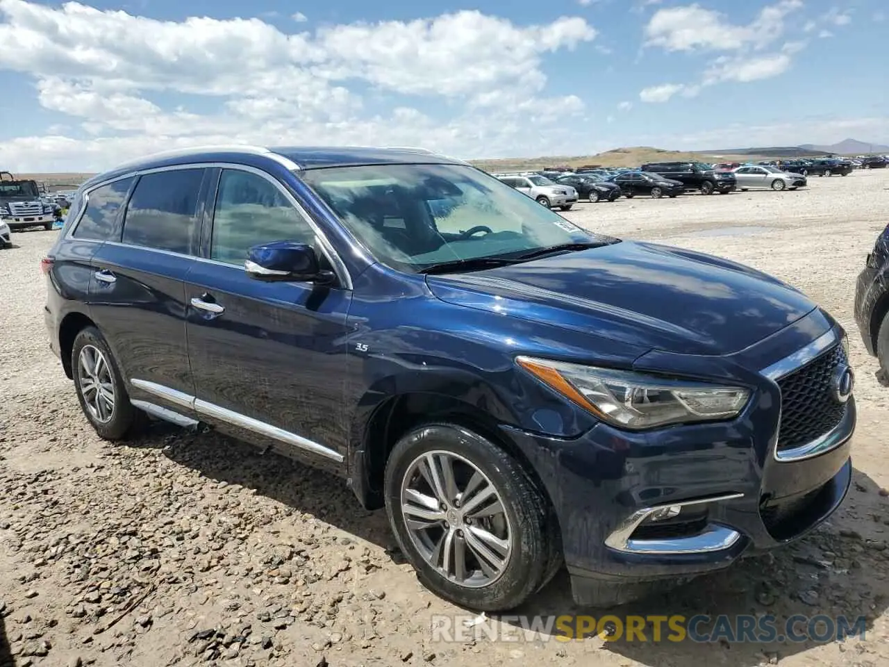 4 Photograph of a damaged car 5N1DL0MN0KC569460 INFINITI QX60 2019