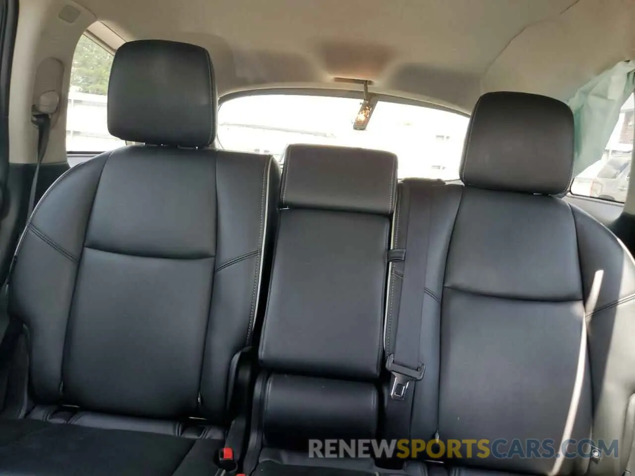10 Photograph of a damaged car 5N1DL0MN1KC512961 INFINITI QX60 2019