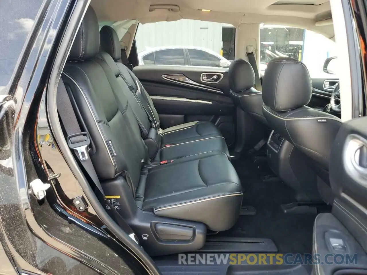 11 Photograph of a damaged car 5N1DL0MN1KC512961 INFINITI QX60 2019