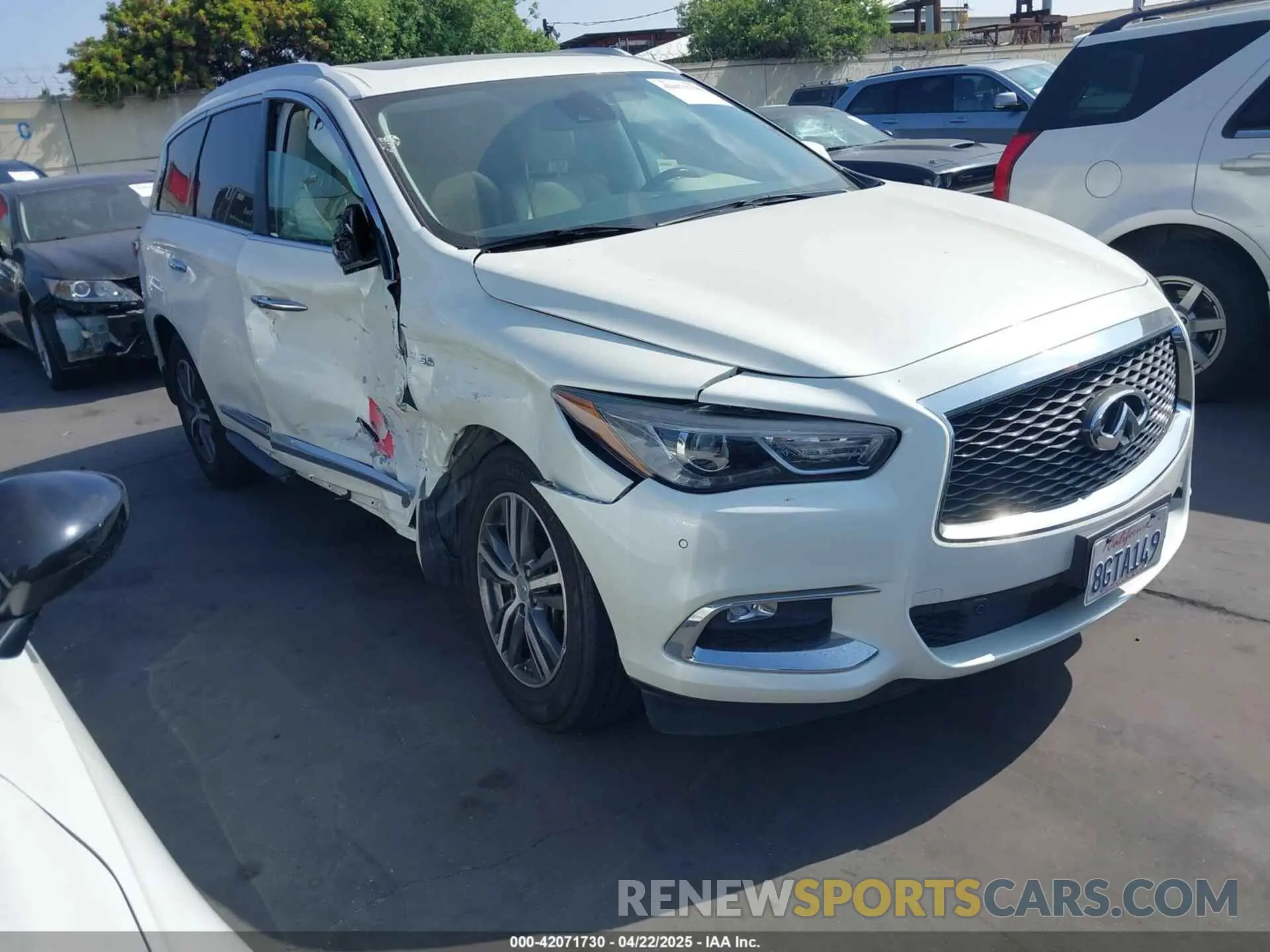1 Photograph of a damaged car 5N1DL0MN1KC525483 INFINITI QX60 2019