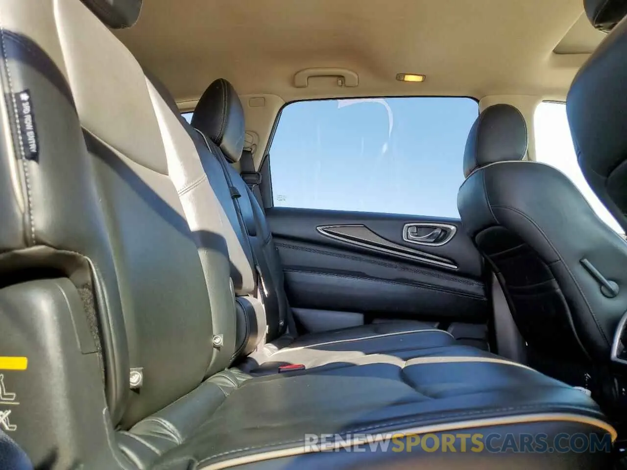 10 Photograph of a damaged car 5N1DL0MN1KC548908 INFINITI QX60 2019