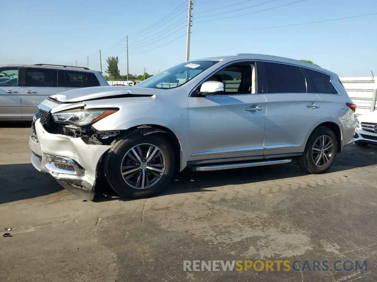 1 Photograph of a damaged car 5N1DL0MN2KC500690 INFINITI QX60 2019