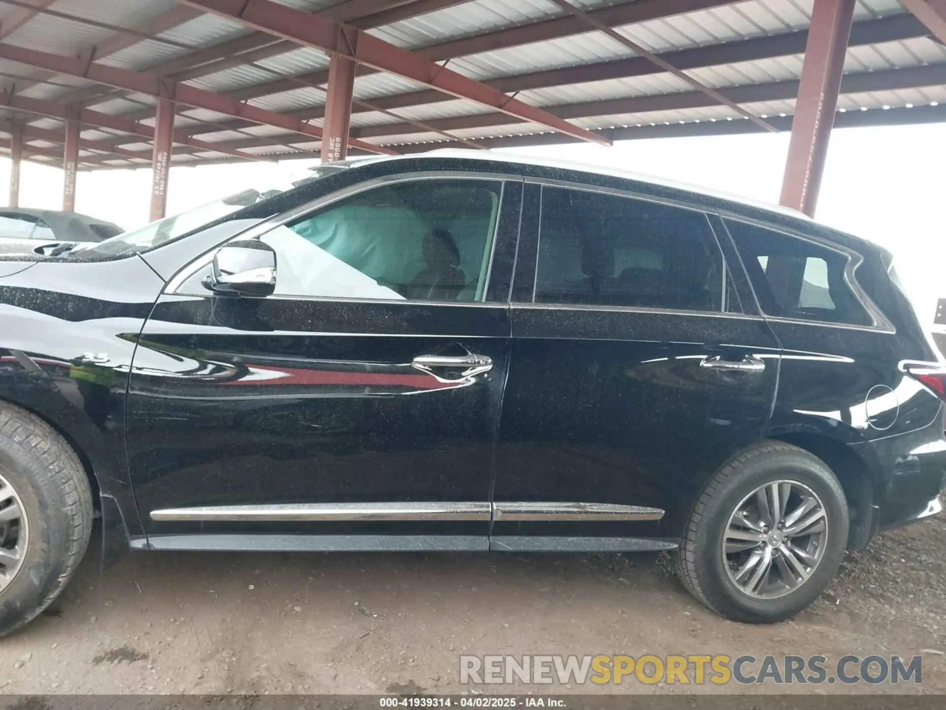 15 Photograph of a damaged car 5N1DL0MN2KC509289 INFINITI QX60 2019