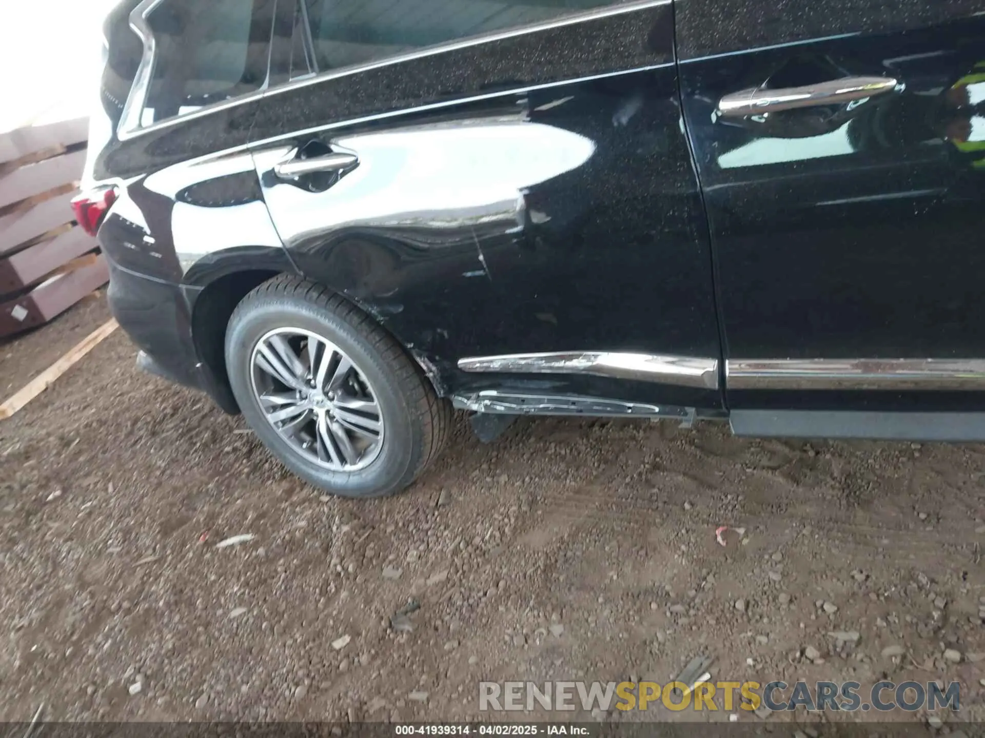 6 Photograph of a damaged car 5N1DL0MN2KC509289 INFINITI QX60 2019