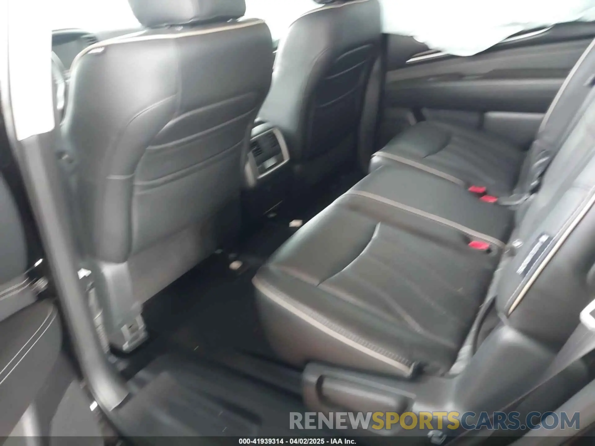 8 Photograph of a damaged car 5N1DL0MN2KC509289 INFINITI QX60 2019