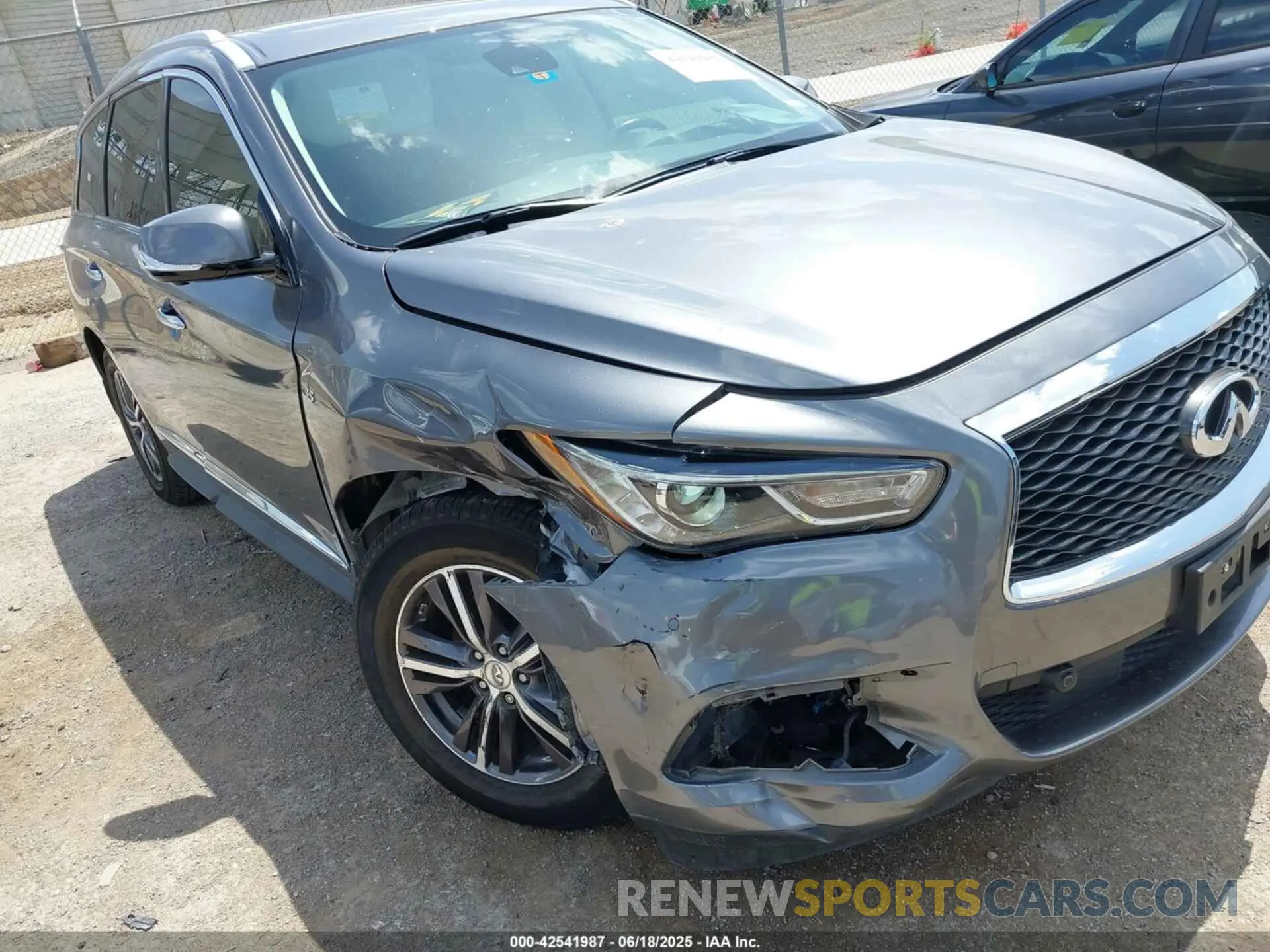 6 Photograph of a damaged car 5N1DL0MN2KC535357 INFINITI QX60 2019