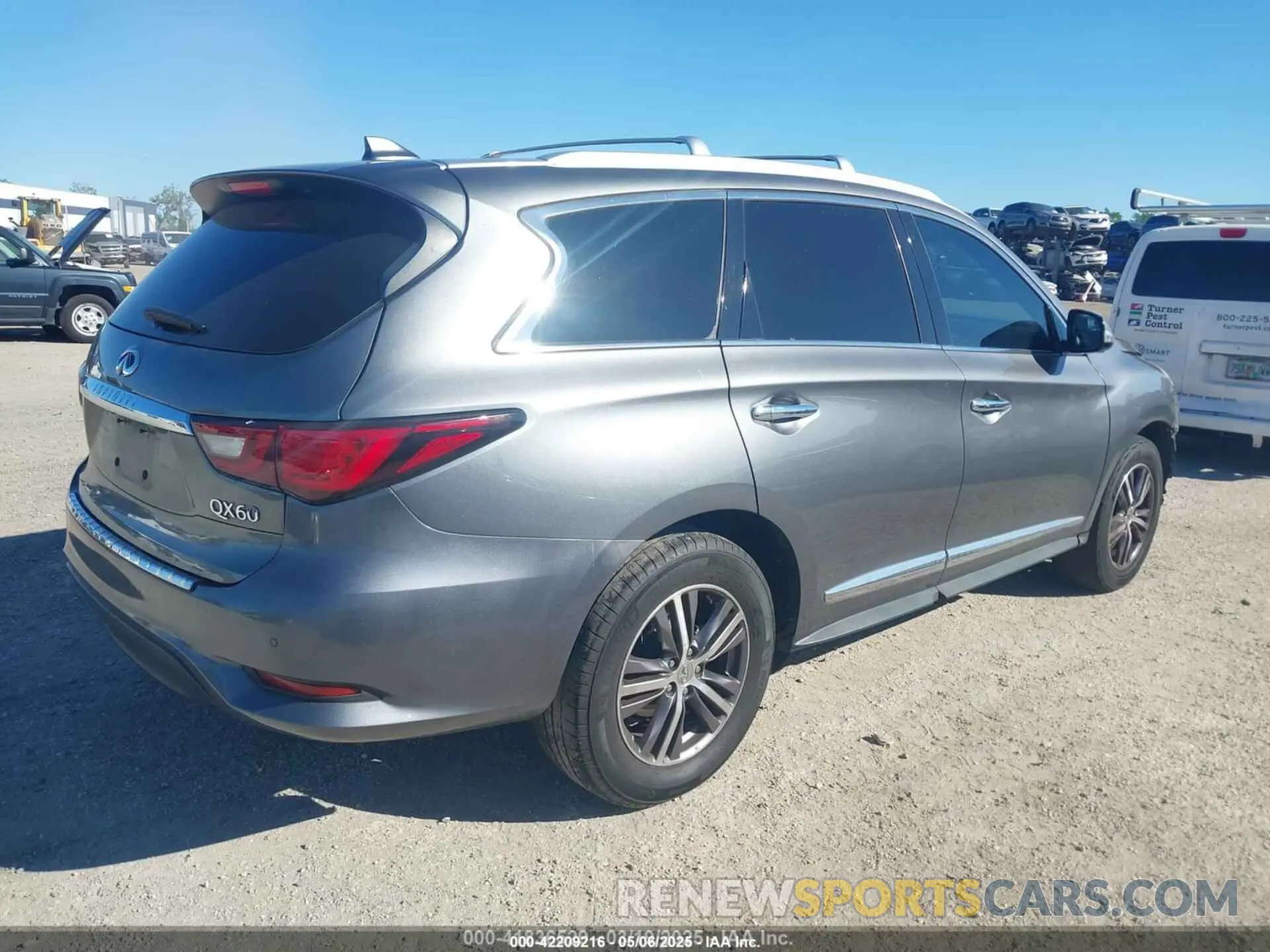 4 Photograph of a damaged car 5N1DL0MN2KC560968 INFINITI QX60 2019