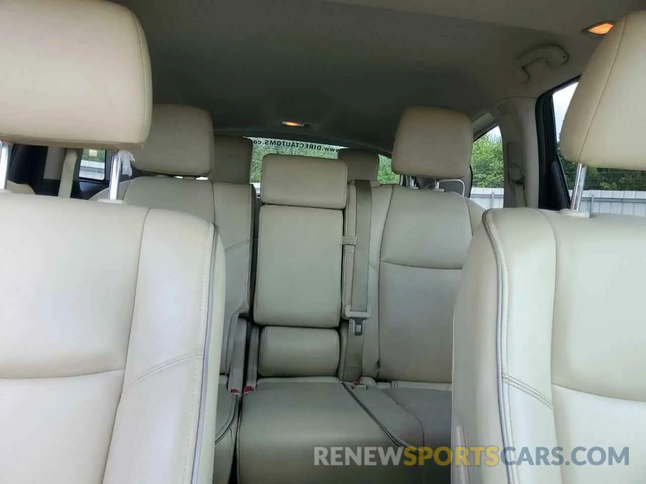 10 Photograph of a damaged car 5N1DL0MN3KC524349 INFINITI QX60 2019