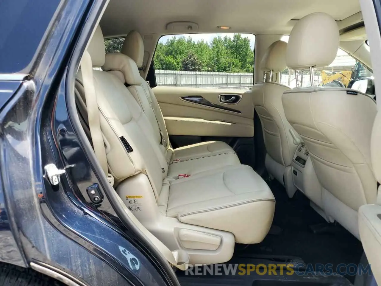 11 Photograph of a damaged car 5N1DL0MN3KC524349 INFINITI QX60 2019