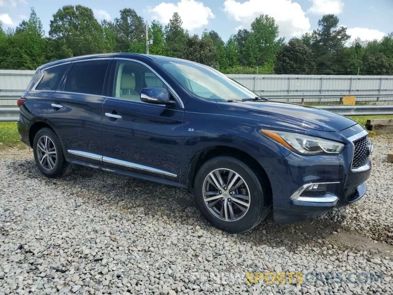 4 Photograph of a damaged car 5N1DL0MN3KC524349 INFINITI QX60 2019
