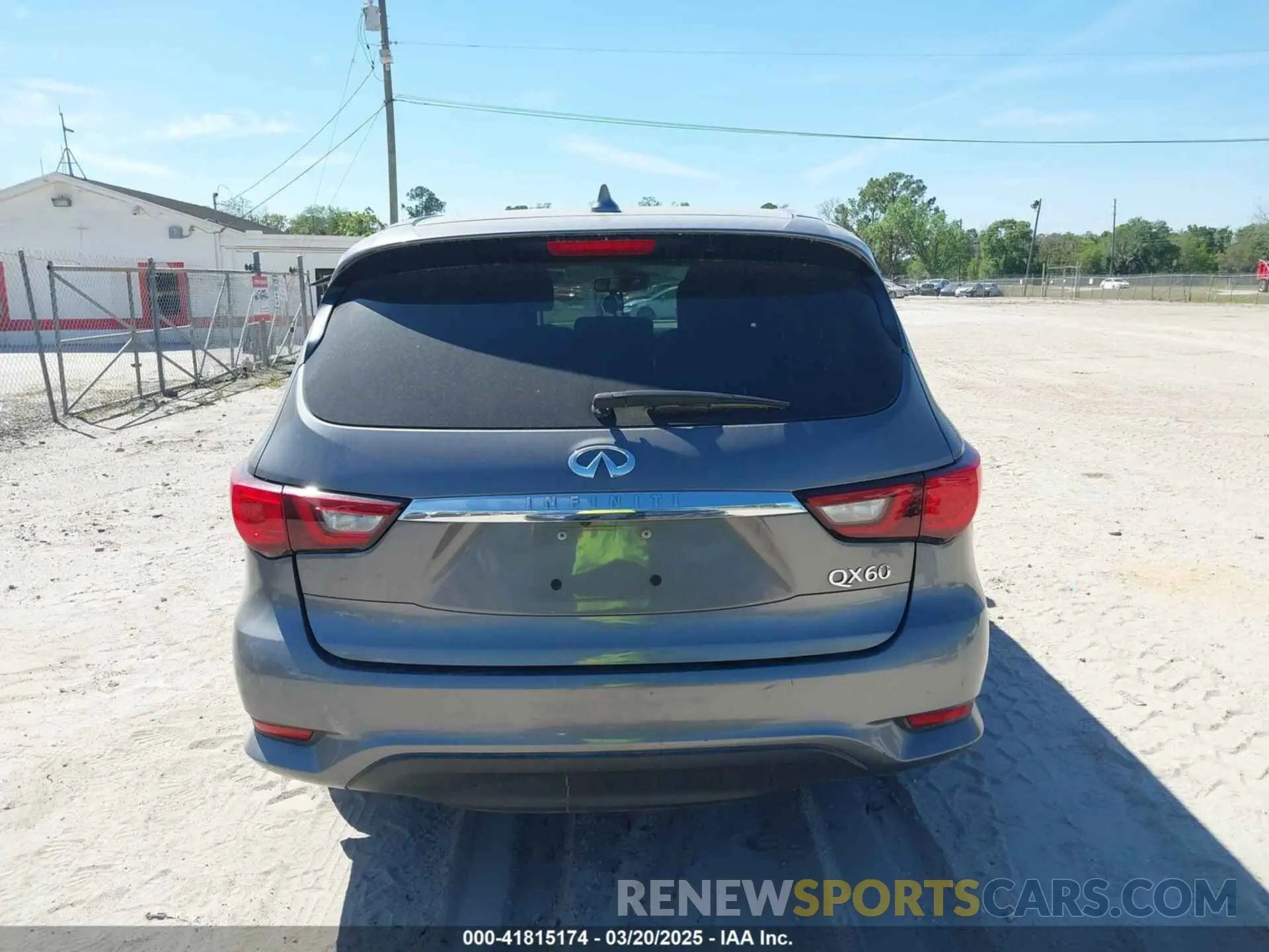 16 Photograph of a damaged car 5N1DL0MN3KC528904 INFINITI QX60 2019