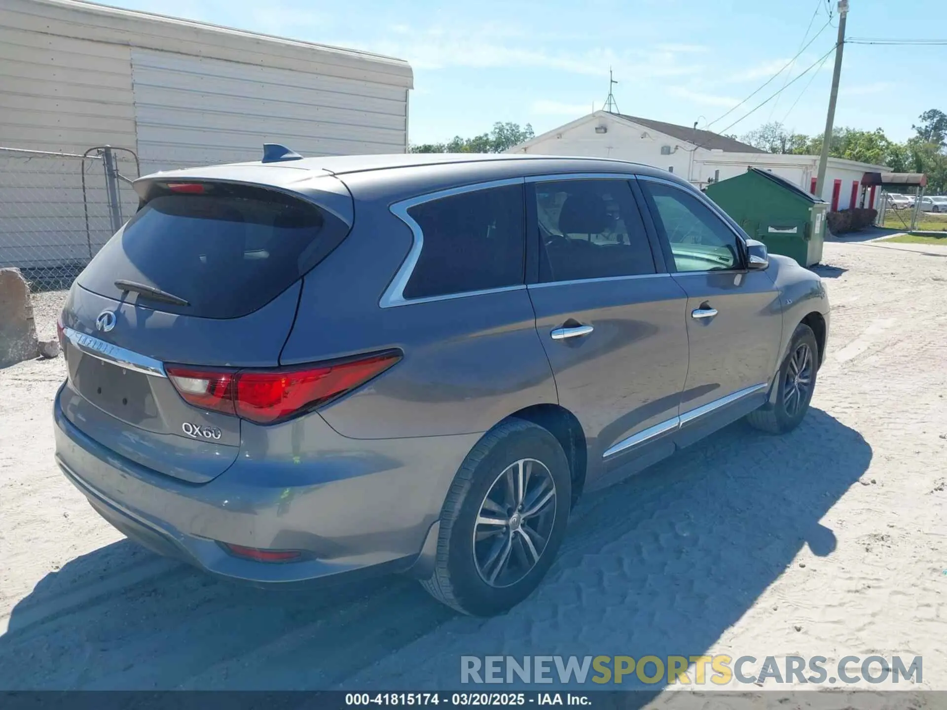 4 Photograph of a damaged car 5N1DL0MN3KC528904 INFINITI QX60 2019