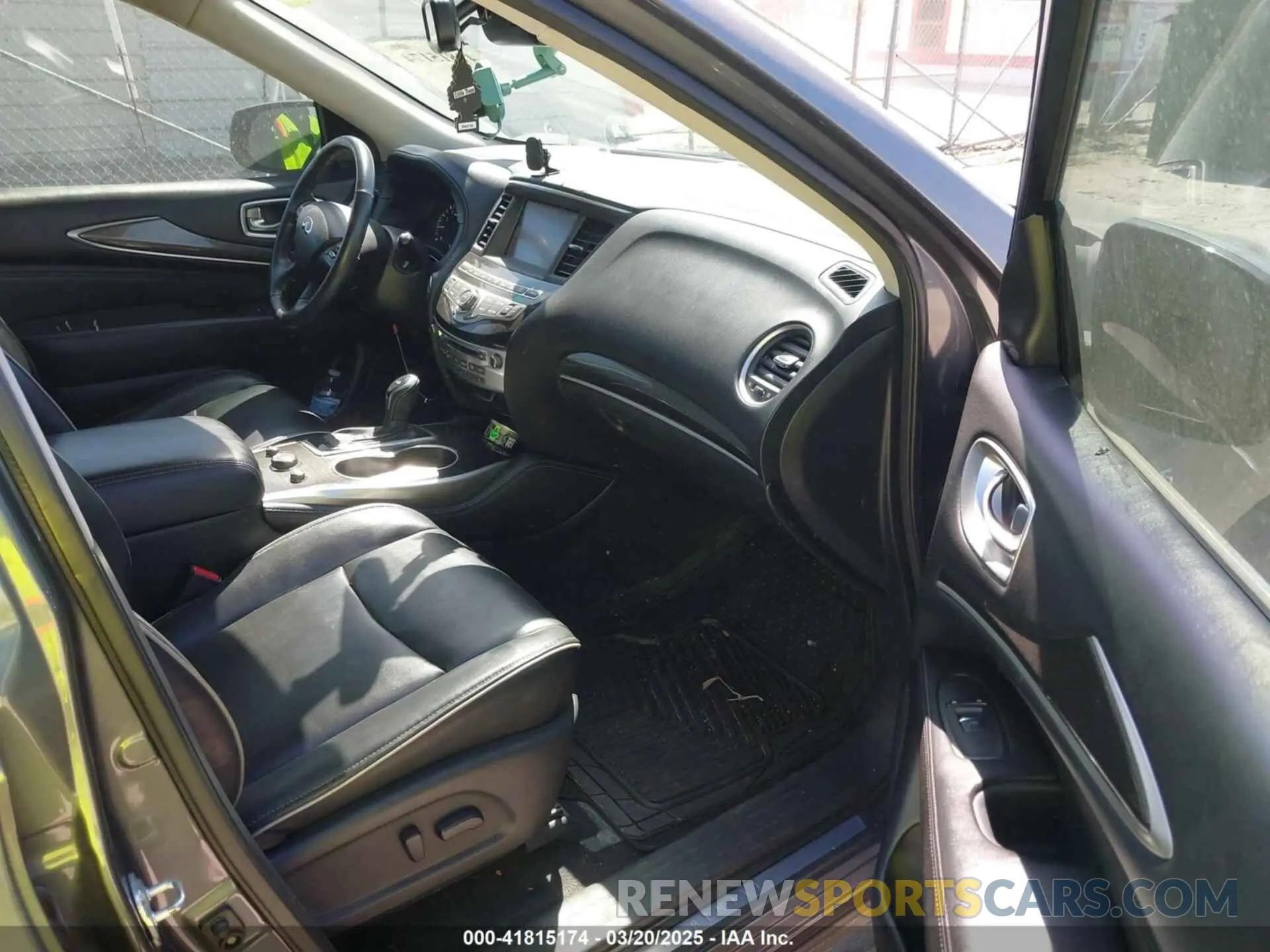 5 Photograph of a damaged car 5N1DL0MN3KC528904 INFINITI QX60 2019